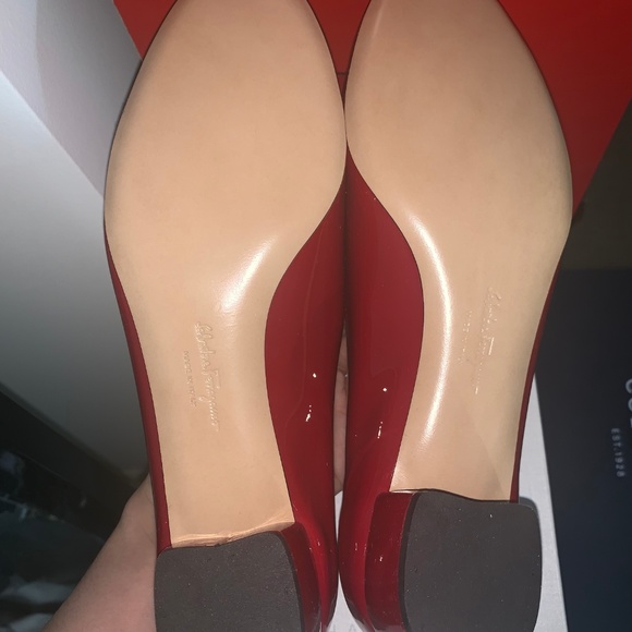 NWT Salvatore Ferragamo Vara low heel pumps - Picture 4 of 4